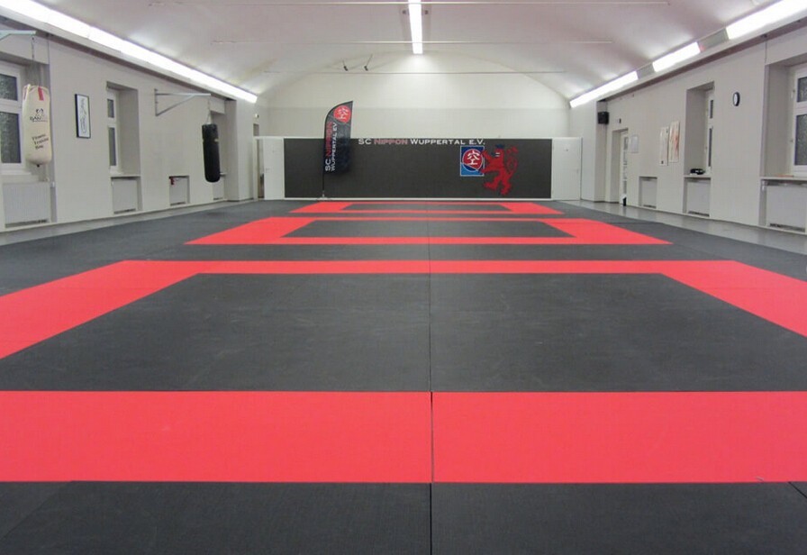 Choosing the Right Landing Surface for Beginner Throwing Drills